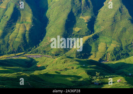 Magnifique paysage de rizières en terrasses Ta Xua mountain. Image libre de stock de haute qualité de champ de riz. Champs de riz préparer la récolte. Banque D'Images