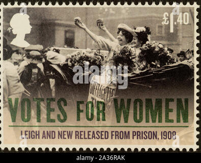Le vote des femmes stamp, publié en février 15, 2018, par Royal Mail, au Royaume-Uni. Collection privée. Sa conception est en vedette photographie de campagne dans la décennie avant le droit de vote passant 1918 Loi sur la représentation du peuple. Leigh et nouveau libéré de prison, 1908. Banque D'Images