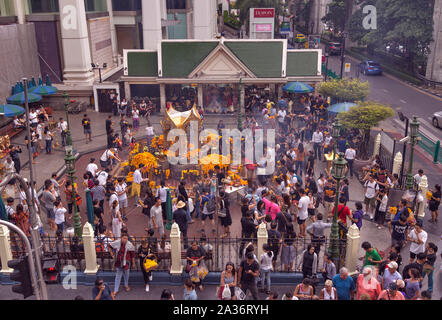 Le sanctuaire d'Erawan à Bangkok en Thaïlande. 24. Plan large de l'antenne Banque D'Images