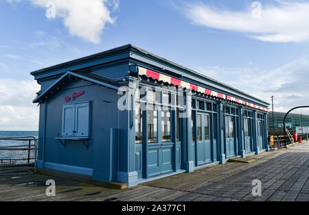 Southend On Sea Essex UK - Le Jamie Oliver & Jimmy Doherty café propose sur leur Jamie & Jimmy's fête vendredi soir sur la jetée de Southend Banque D'Images