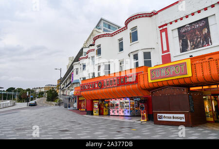 Southend On Sea Essex UK - la tache de jeux électroniques sur le front de mer photographie prise par Simon Dack Banque D'Images