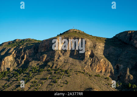 La Sierra de Orihuela et Cruz de la muela cross, Orihuela, Alicante province, Espagne Banque D'Images