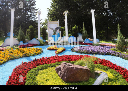 Kiev, UKRAINE-Juillet 13, 2019 : le 14 juin- 28 juillet à Spivoche Pole, parc floral sous le nom 'fleur' Hellas Banque D'Images