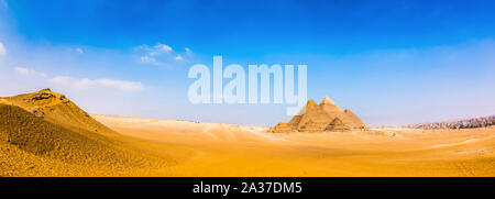 Panorama des grandes Pyramides de Gizeh, Égypte Banque D'Images