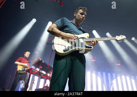 Glasgow, Ecosse, Royaume-Uni. 5 octobre, 2019. Two Door Cinema Club, en concert à l'Académie )2, Crédit : Stuart Westwood Banque D'Images