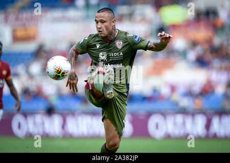 Rome, Italie. 06 Oct, 2019. Radja Nainggolan de Cagliari Calcio lors de la Serie A match entre Roms et Cagliari au Stadio Olimpico, Rome, Italie, le 6 octobre 2019. Photo par Giuseppe maffia. Credit : UK Sports Photos Ltd/Alamy Live News Banque D'Images