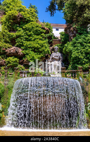 La Fontana dell'Ovato ovale, fontaine, également appelée Fontana di Tivoli, Tivoli Fontaine, à la Villa d'Este, Tivoli, lazio, Italie Banque D'Images