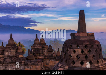 Stupa de Borobudur temple Borobudur, complexes, Yogyakarta, Java, Indonésie Banque D'Images