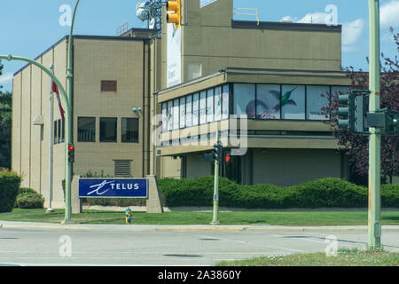 'Kelowna, Colombie-Britannique, Canada - 07/30/2019 - Telus Communications building pour internet et téléphone service au Canada' Banque D'Images