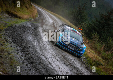 Pontus Tidemand (Suède) en passant par l'étape de Myherin Wales Rally GB en 2019 Ford Fiesta RS WRC World Rally Car Banque D'Images