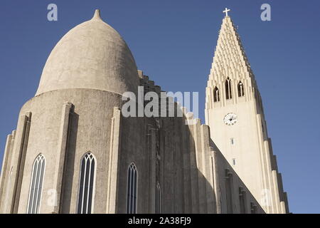 L'église Hallgrimskirkja à Reykjavik Banque D'Images