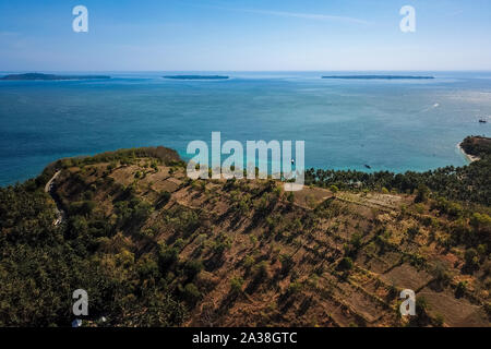 Vue aérienne de Kecinan Beach, Naples, Italy Banque D'Images