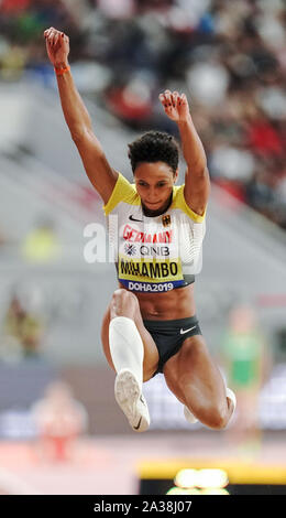 Doha, Qatar. 06 Oct, 2019. L'athlétisme, Championnats du monde, Championnats du monde, Khalifa International Stadium : saut en longueur femmes : Malaika Mihambo de l'Allemagne en finale. Crédit : Michael Kappeler/dpa/Alamy Live News Banque D'Images