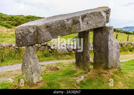 Legananny Dolmen, un portail tombe néolithique, près de Castlewellan, comté de Down, Irlande du Nord, Royaume-Uni, UK Banque D'Images