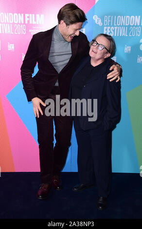 (À gauche) James Norton et Agnieszka Holland assistant à la première de Mr Jones, dans le cadre de la BFI London Film Festival, au Curzon Mayfair à Londres. Banque D'Images