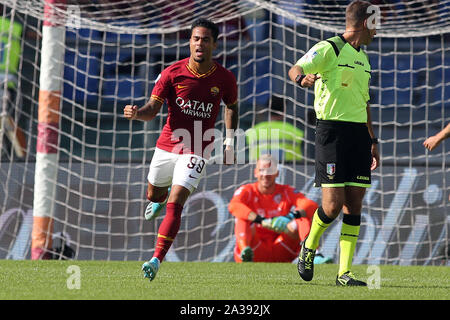 Rome, Italie. 06 Oct, 2019. Rome, Italie - 06 octobre, 2019:Justin Kluivert (AS Roma) note le gol et célèbre au cours de la Serie A italienne match de football entre l'AS Roma et de Cagliari, au Stade olympique de Rome. Agence Photo crédit : indépendante/Alamy Live News Banque D'Images