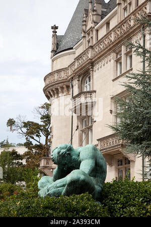 La statue de saint Jérôme prêtre à l'ambassade de Croatie à l'établissement The Kalorama District près de Sheridan Circle, NW, Washington, D.C. Banque D'Images