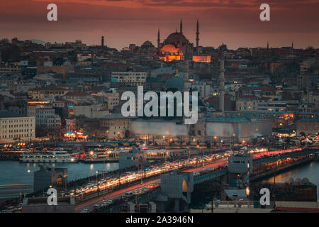 Istanbul, Turquie, 20 Janvier 2018 : vue générale d'Istanbul au crépuscule Banque D'Images