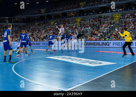 ZAGREB, CROATIE - 14 septembre 2019 : man's EHF Ligue championnat. La PPD Zagreb contre Paris Saint-Germain. Les joueurs en action Banque D'Images