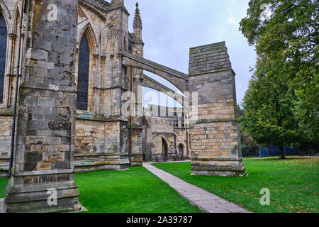 Arcs-boutants soutenant l'extrémité orientale de la salle capitulaire de la cathédrale de Lincoln, dans le Lincolnshire, Angleterre Banque D'Images