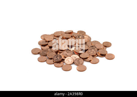 Une pile de cents Euro brillant, shot close up en macro, isolé sur un fond blanc, propre Banque D'Images