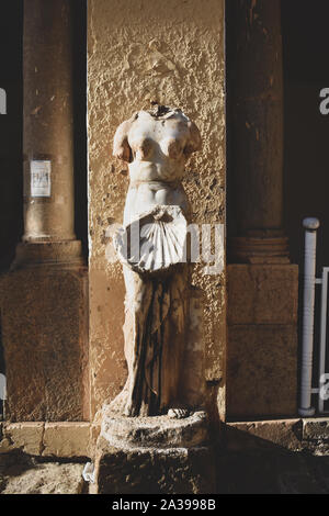 Statue romaine La Naissance de Vénus dans l'ancienne ville romaine de Timgad en Algérie Banque D'Images