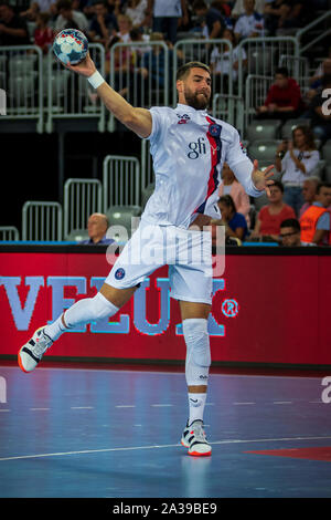 ZAGREB, CROATIE - 14 septembre 2019 : man's EHF Ligue championnat. La PPD Zagreb contre Paris Saint-Germain. Luka KARABATIC en action (22) Banque D'Images