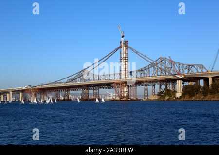 San Francisco-Oakland Bay Bridge, San Francisco, Californie Banque D'Images
