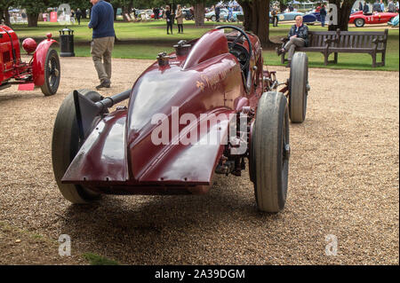 Un 1929 Bentley 4 1/2 litre - Ventilateur Bentley Monoplace n°1 au Concours d'élégance 2019, Hampton Court Palace, Richmond upon Thames Banque D'Images