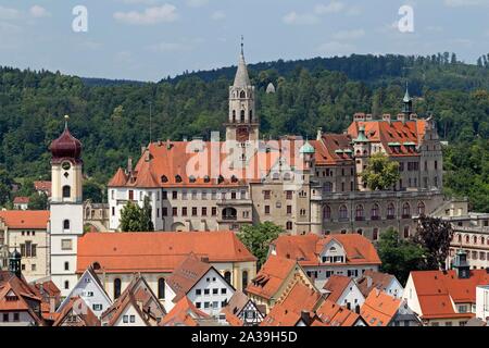 Château et Église Saint Johann, Sigmaringen, Baden-Wurttemberg, Allemagne Banque D'Images