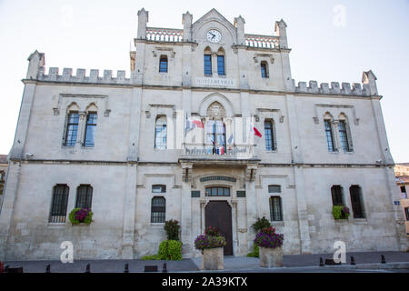 Saint-Gilles, France. 24 août, 2019. L'hôtel de ville. Credit : Mark Kerrison/Alamy Live News Banque D'Images