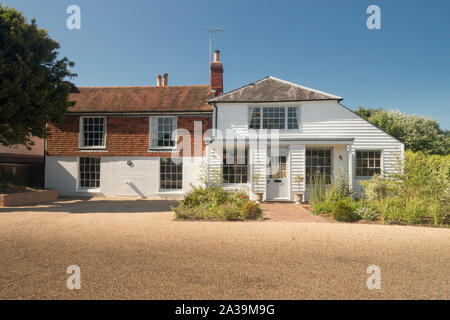 Maison ancienne dans le village de Hawkhurst, Kent, UK Banque D'Images