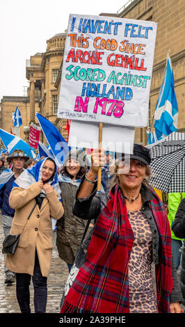 Edimbourg, Ecosse, ROYAUME UNI - 05 octobre 2019 - plusieurs milliers de partisans de l'indépendance écossaise ont pris part à un "tous sous une même bannière - AUOB' rally. Banque D'Images