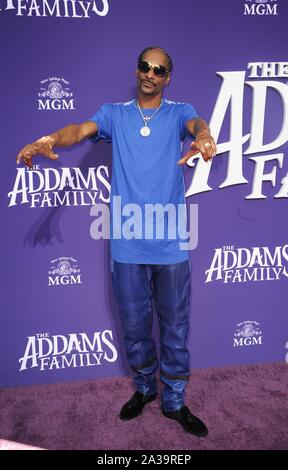 Los Angeles, CA. 6 octobre, 2019. Snoop Dogg à arrivés pour la famille ADDAMS Premiere, Westfield Century City, Los Angeles, CA le 6 octobre 2019. Credit : Elizabeth Goodenough/Everett Collection/Alamy Live News Banque D'Images