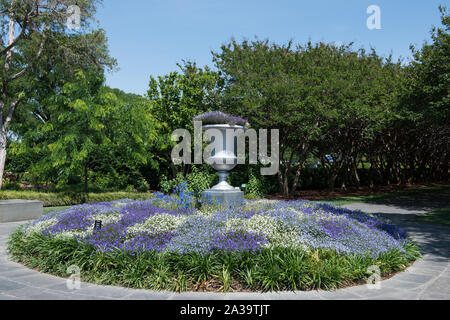 Scène de la 66-acre Dallas Arboretum and Botanical Garden à Dallas, Texas Banque D'Images