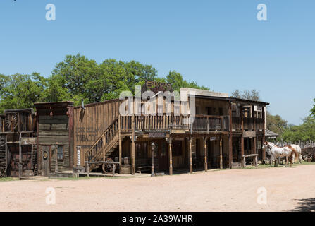 Scène de l'Enchanted Springs Ranch, un ancien parc à thème de l'ouest d'événements spéciaux, le lieu, et fréquente la télévision et film ensemble commercial de Boerne, Texas, au nord-ouest de San Antonio Banque D'Images