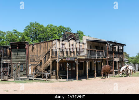Scène de l'Enchanted Springs Ranch, un ancien parc à thème de l'ouest d'événements spéciaux, le lieu, et fréquente la télévision et film ensemble commercial de Boerne, Texas, au nord-ouest de San Antonio Banque D'Images
