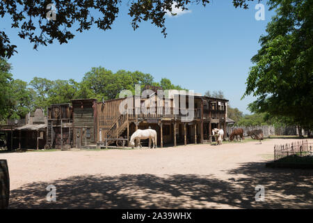 Scène de l'Enchanted Springs Ranch, un ancien parc à thème de l'ouest d'événements spéciaux, le lieu, et fréquente la télévision et film ensemble commercial de Boerne, Texas, au nord-ouest de San Antonio Banque D'Images