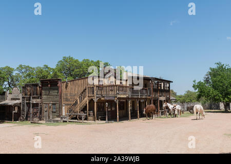 Scène de l'Enchanted Springs Ranch, un ancien parc à thème de l'ouest d'événements spéciaux, le lieu, et fréquente la télévision et film ensemble commercial de Boerne, Texas, au nord-ouest de San Antonio Banque D'Images