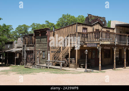 Scène de l'Enchanted Springs Ranch, un ancien parc à thème de l'ouest d'événements spéciaux, le lieu, et fréquente la télévision et film ensemble commercial de Boerne, Texas, au nord-ouest de San Antonio Banque D'Images