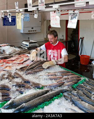 Les vendeurs de fruits de mer à l'Avenue du Maine, marché aux poissons 1100 Maine Ave., NW, Washington, D.C. Banque D'Images