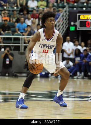 Honolulu, Hawaii. 6 octobre 2019 - Los Angeles Clippers guard Terance Mann # 14 lors d'un match pré-saison entre les Los Angeles Clippers et le Shanghai Sharks au shérif Stan Center sur le campus de l'Université de Hawaï à Manoa à Honolulu, HI - Michael Sullivan/CSM. Banque D'Images