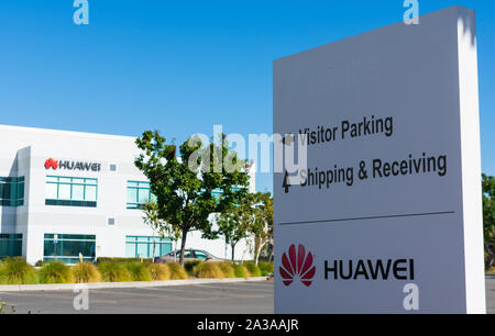 Parking visiteurs inscrivez-vous à l'orientation à l'intention des visiteurs de Huawei Technologies Recherche et développement dans la Silicon Valley Campus Banque D'Images