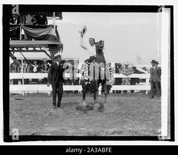 Secrétaire. Jardine et Tom Mix au horse show, [5/21/25] Banque D'Images