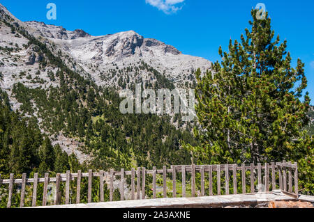 Vue depuis le refuge d'un parc national dans l'Olympe en Grèce Banque D'Images