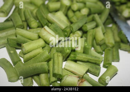 Couper les légumes Haricots verts longs de droit Banque D'Images