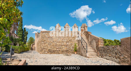 Vue panoramique sur les remparts de la château du Gibralfaro (Castillo de Gibralfaro). Malaga, Andalousie, Espagne Banque D'Images