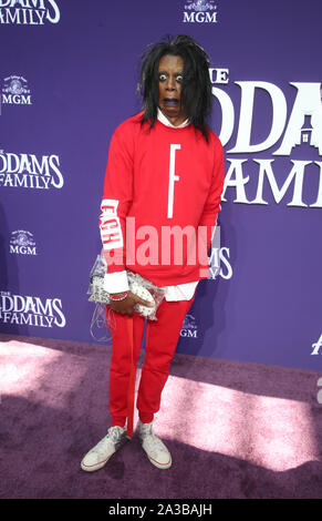 Century City, CA. 6 octobre, 2019. J. Alexander, lors de la première mondiale de la famille Addams à AMC Westfield Century City en Californie, le 56 octobre 2019. Credit : Faye Sadou/media/Alamy Punch Live News Banque D'Images