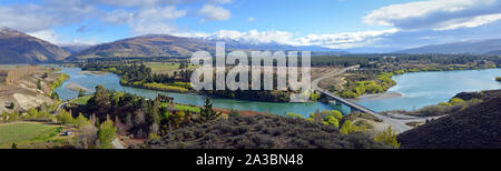 Vue panoramique sur la Gorge de la rivière Kawarau, Cromwell et vignobles, Otago, Nouvelle-Zélande Banque D'Images