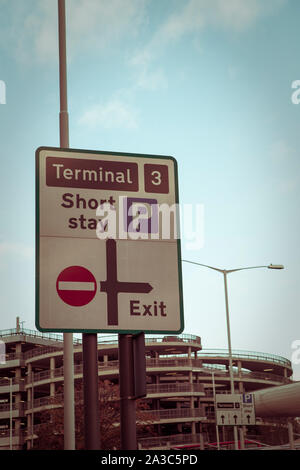 Panneau pour Heathrow Terminal 3 Banque D'Images
